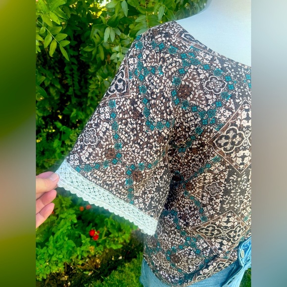 Mystree Brown and Teal Patterned Blouse with Lace - Picture 3 of 6